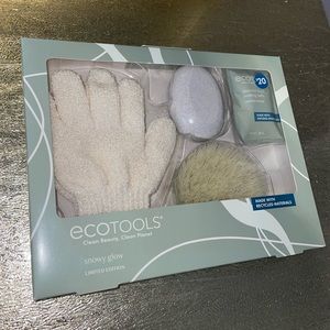 Eco tools Snowy Glow Cleanse Gift Set Foot Soak Pumice Stone Body Brush Gloves